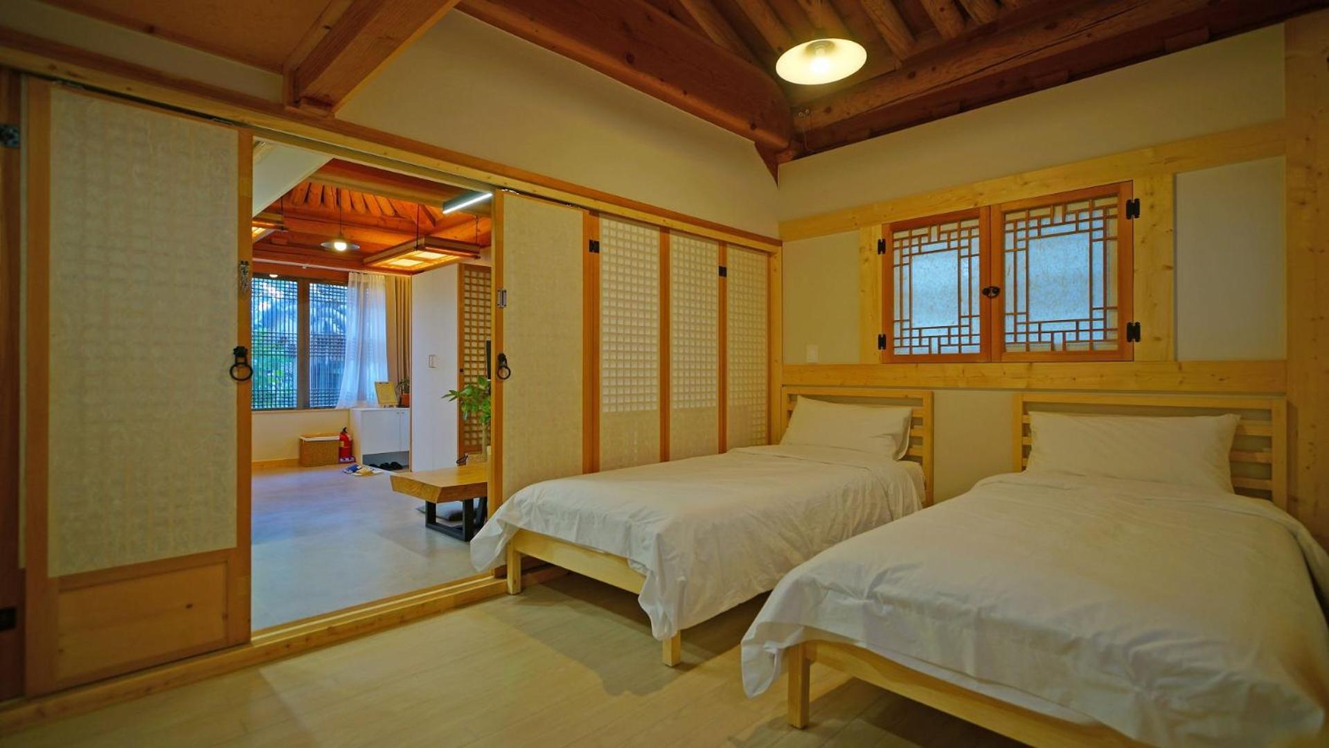 Sarangroo Hotel Jeonju Exterior photo